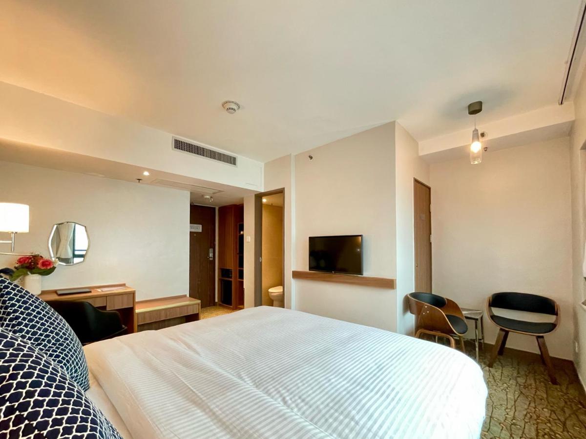 Lander Grand Hotel Hong Kong Bagian luar foto