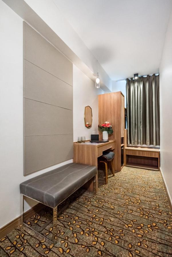 Lander Grand Hotel Hong Kong Bagian luar foto