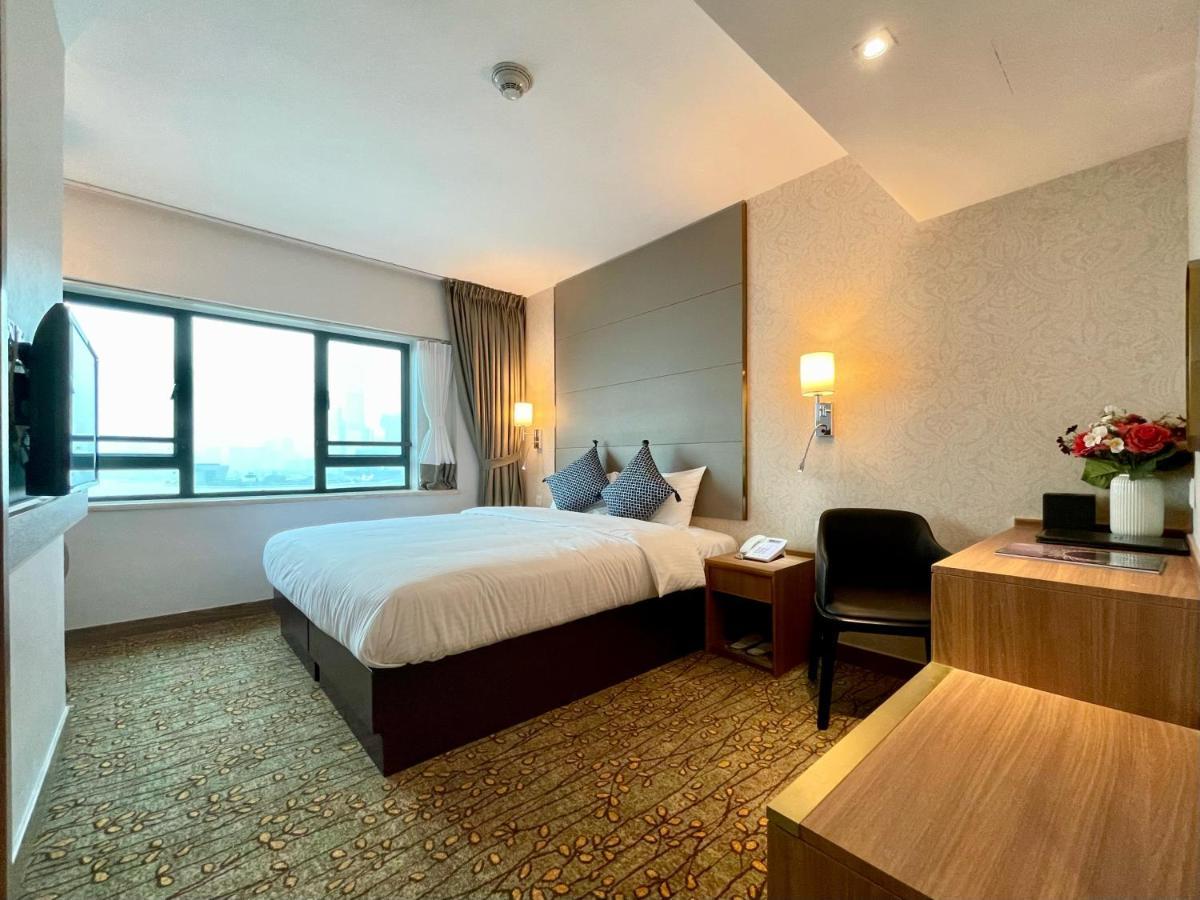 Lander Grand Hotel Hong Kong Bagian luar foto