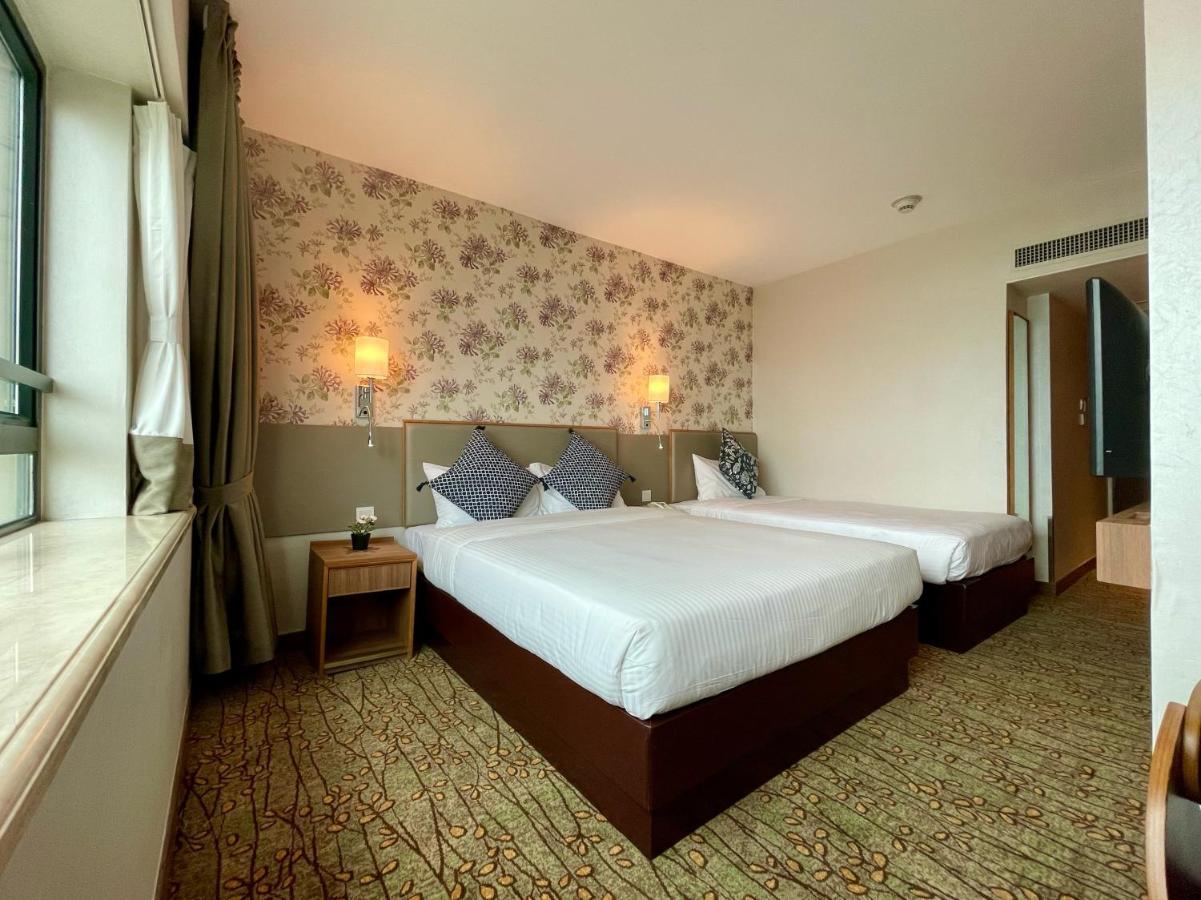 Lander Grand Hotel Hong Kong Bagian luar foto